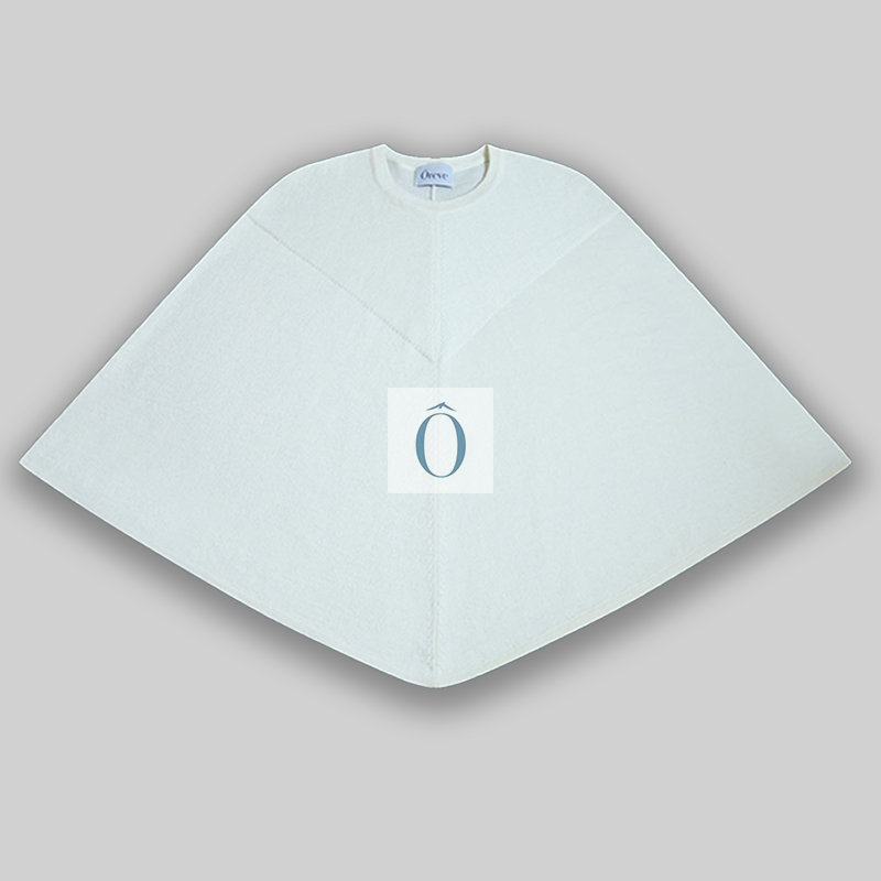 cape en film de cachemire, ultra douce. couleur blanc écru